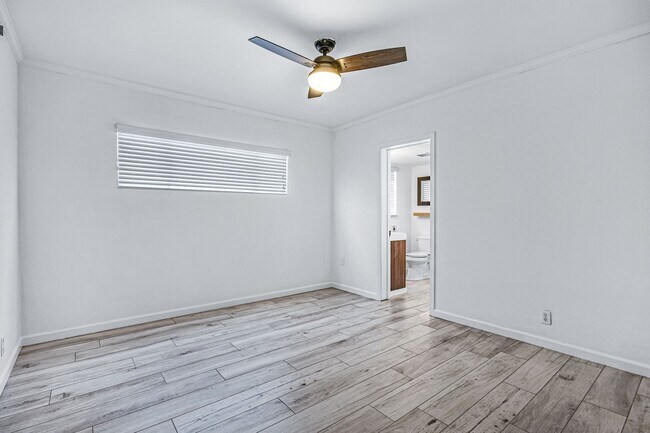 Building Photo - Now Leasing – Fully Updated Scottsdale Home!