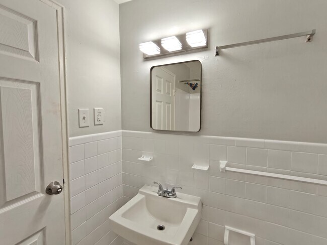 Building Photo - 7131 Marshall Rd