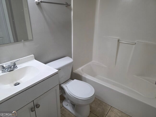 Building Photo - 230 Lanier Dr