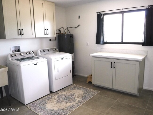 Building Photo - 12930 W Seville Dr