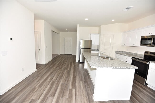 Building Photo - 21650 Cottage Ln