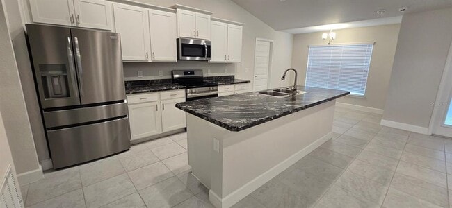 Building Photo - 10715 SW 41st Ave