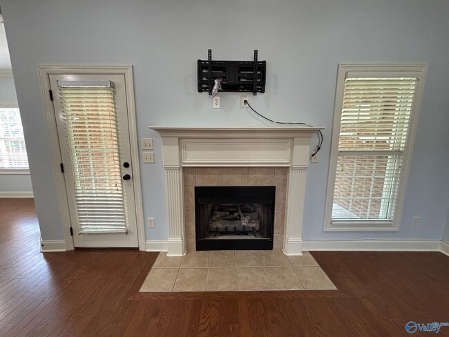 Building Photo - 15110 Lakeside Trail SW