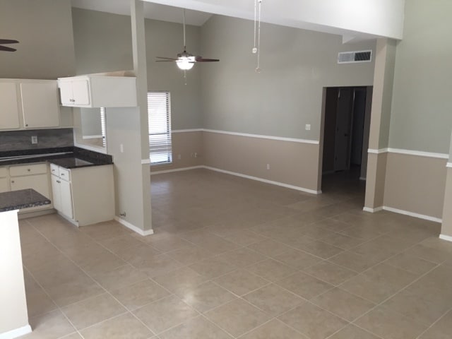 Building Photo - East El Paso 3 bed 2 bath Refrig A/C