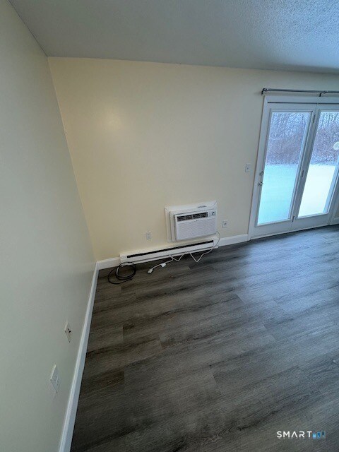 Building Photo - 15 -2 Kent Ct