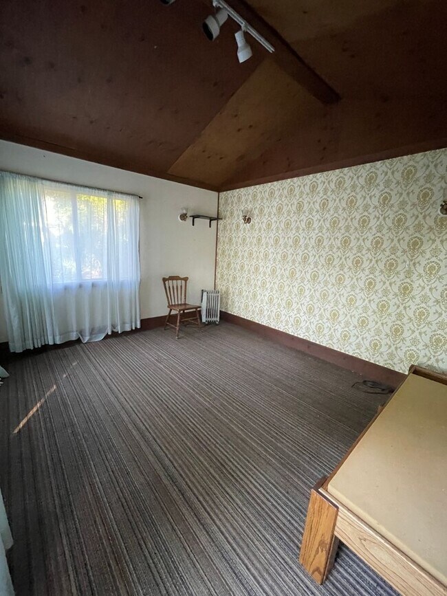 Building Photo - Beautiful Novato Home – 3BR/2BA, 2-Car Garage, Ample Storage & Quiet Street