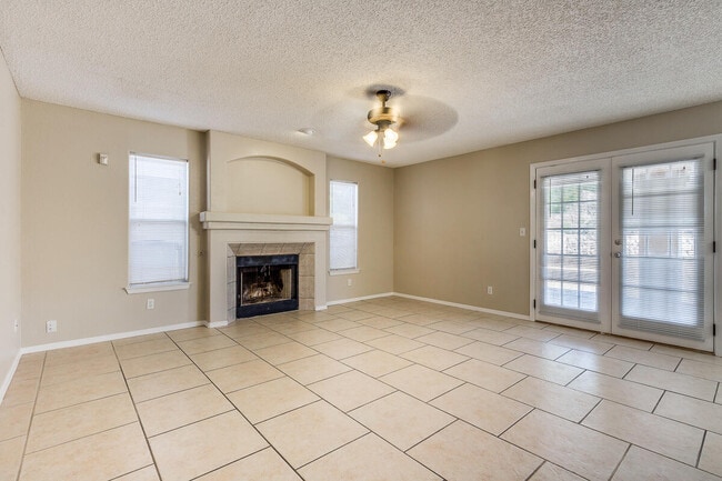 Building Photo - 900 Tecate Pl