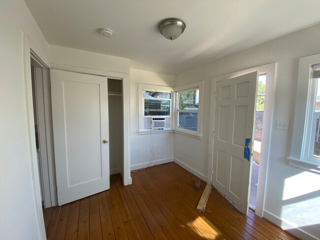 2nd bedroom can be used a family room - 189 S Roosevelt Ave