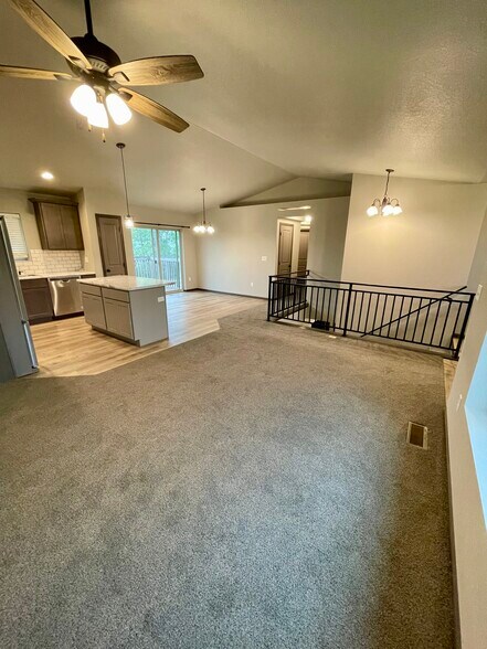 Building Photo - 628 Rachel Ln