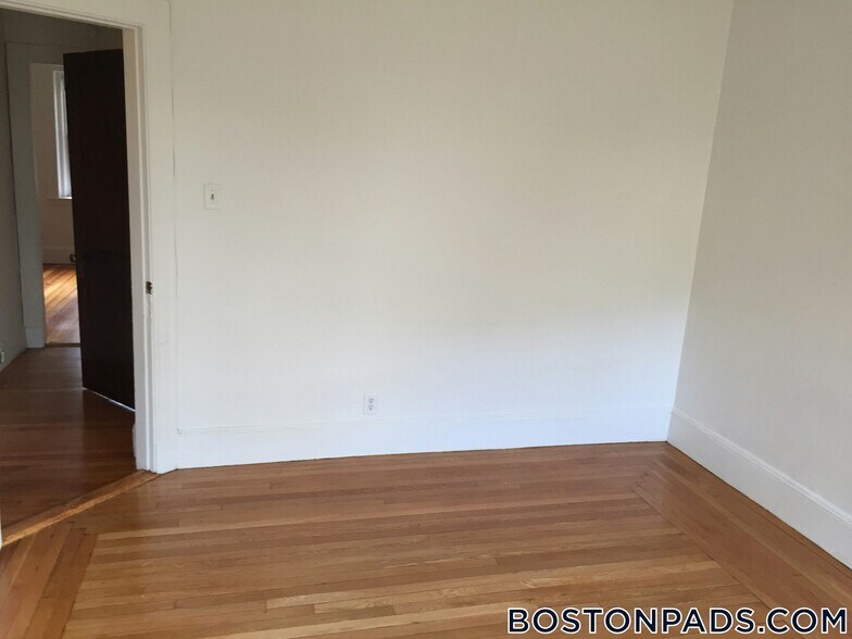 Building Photo - 163 Summer St