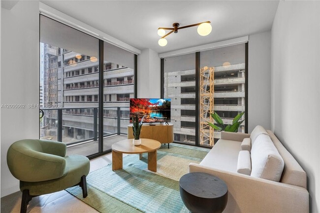 Building Photo - 11 NE 6th St