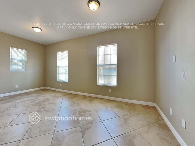 Building Photo - 720 NW 83rd Pl