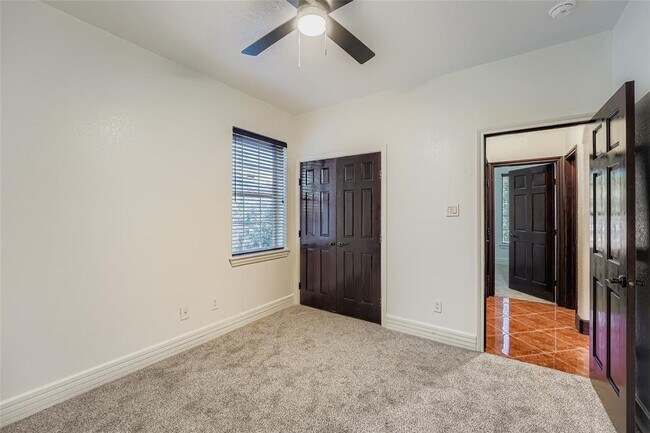 Building Photo - 10901 Parkfield Dr