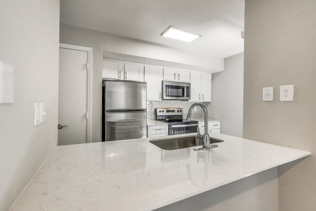 Building Photo - Infinity on the Mark