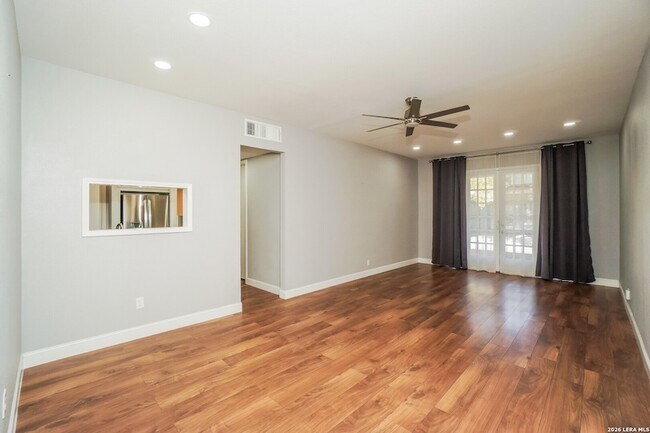 Building Photo - 7711 Broadway St