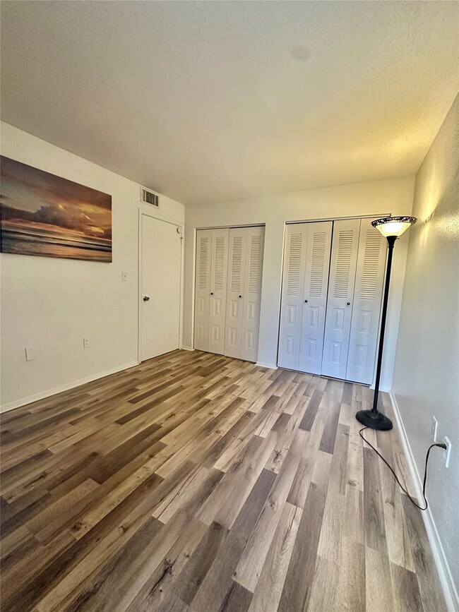 Building Photo - 2371 NW 33rd St