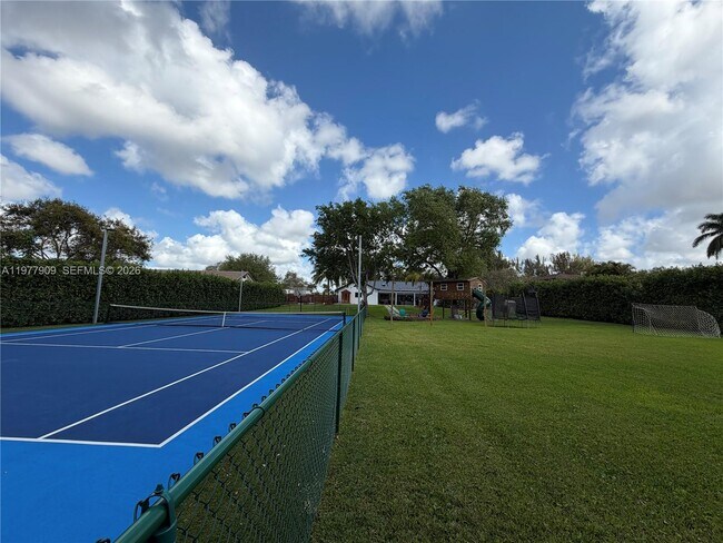 Building Photo - 11300 NW 5th St