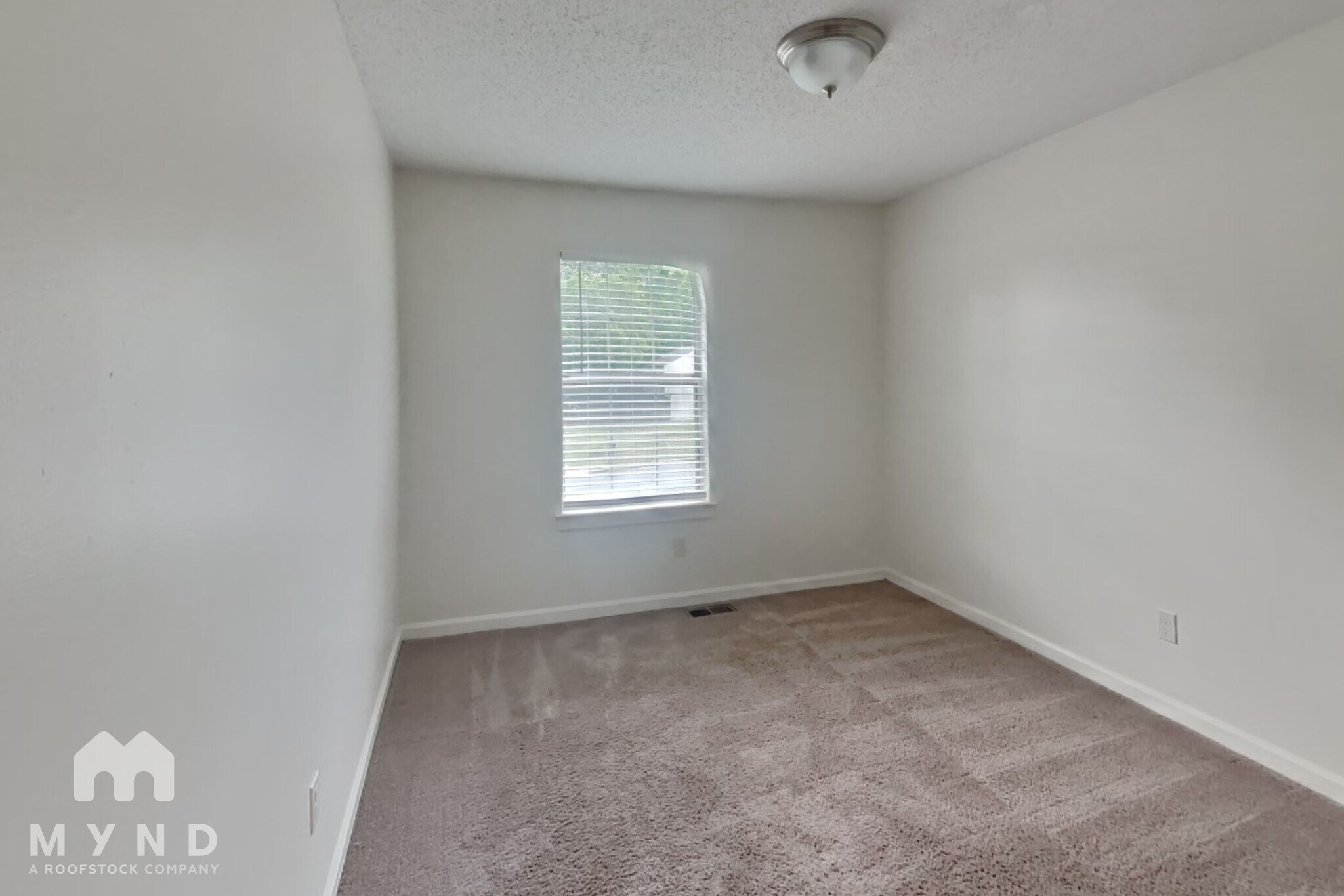 Building Photo - 5561 Northcut Dr