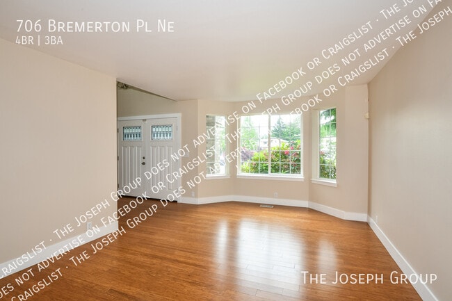 Building Photo - 706 Bremerton Pl NE