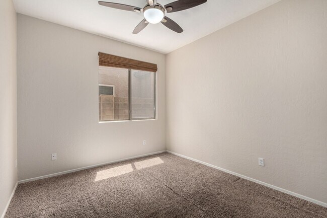 Building Photo - 5 Bedroom home in Chandler