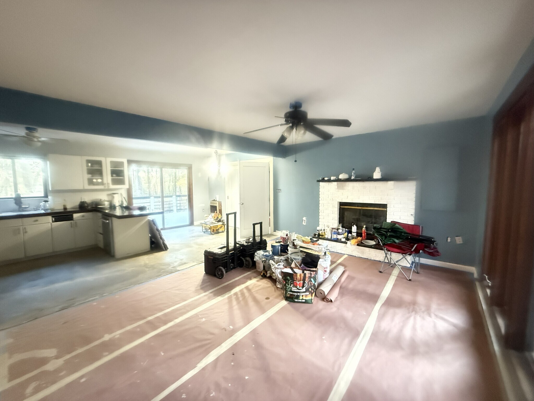 Building Photo - 1049 Alpine Dr