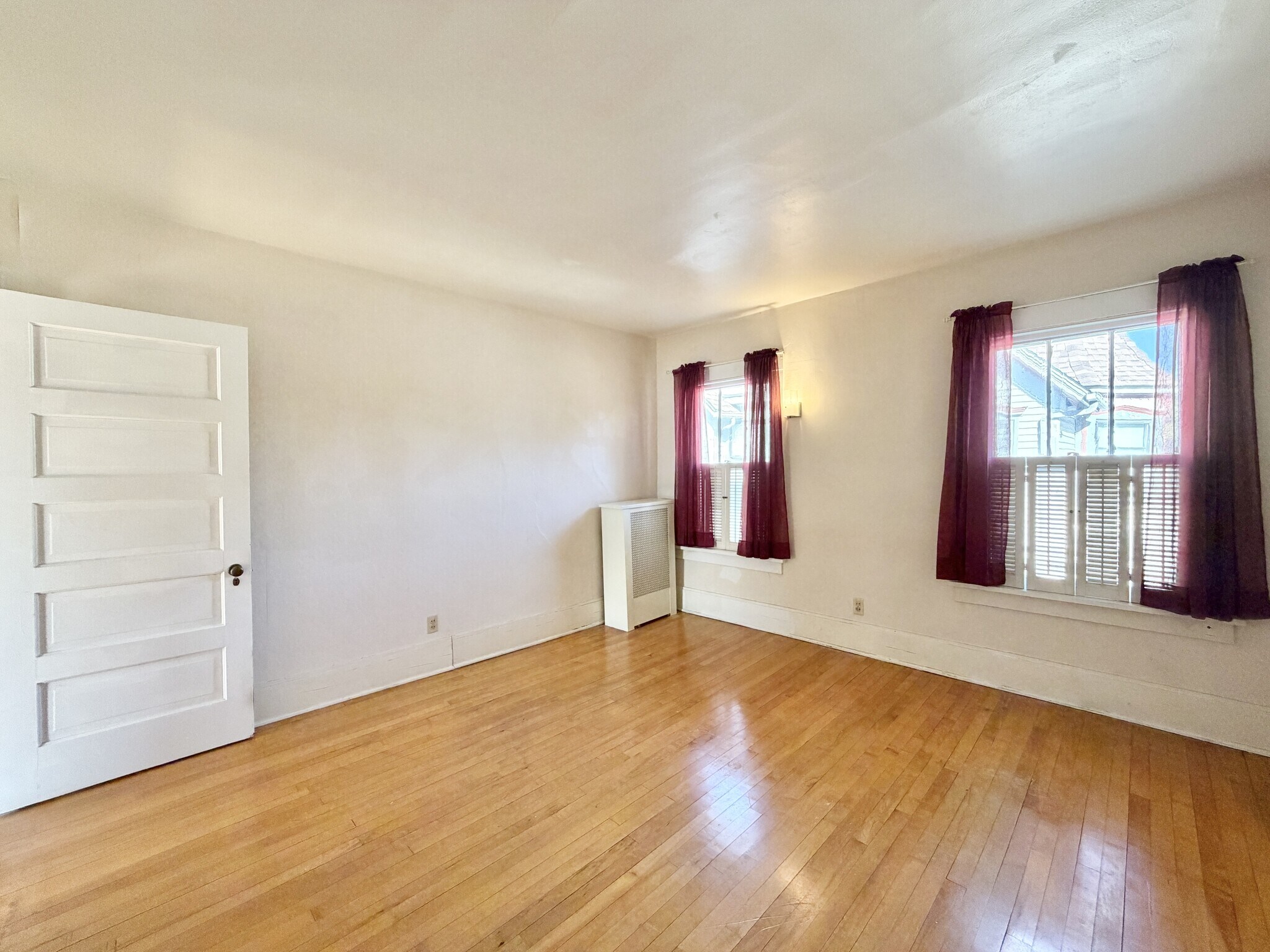 Building Photo - 715 Bushnell St