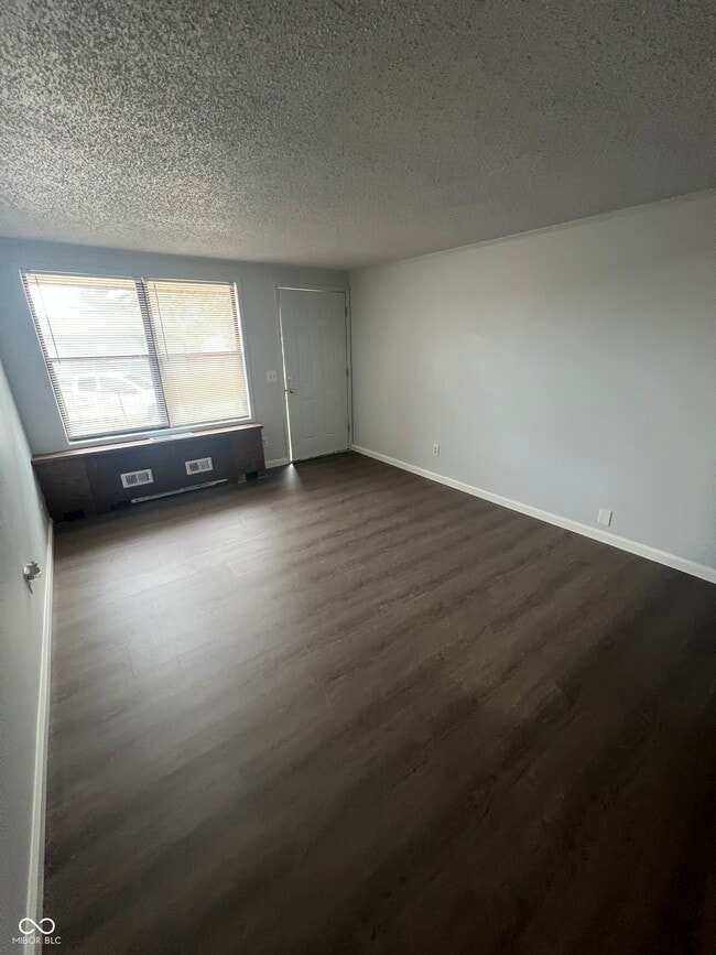 Building Photo - 2000 Indianapolis Rd