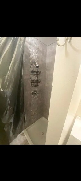 Building Photo - 1633 N Payson St