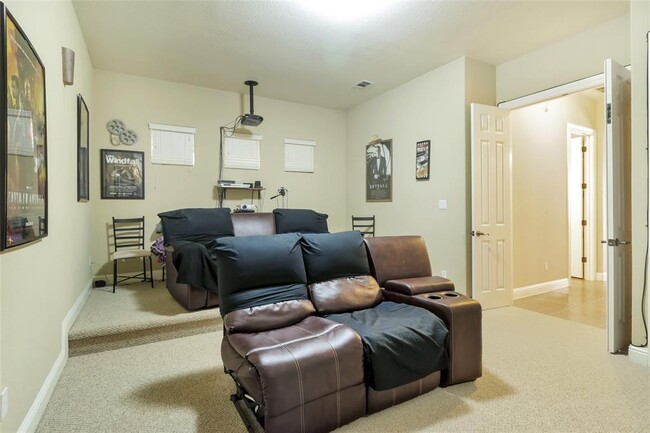 Building Photo - 5600 Laguna Cliff Ln