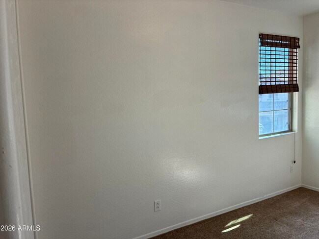 Building Photo - 92 W Aster Dr