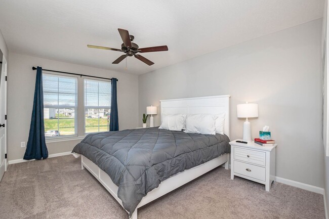Building Photo - Brand new and fully furnished corporate ex...