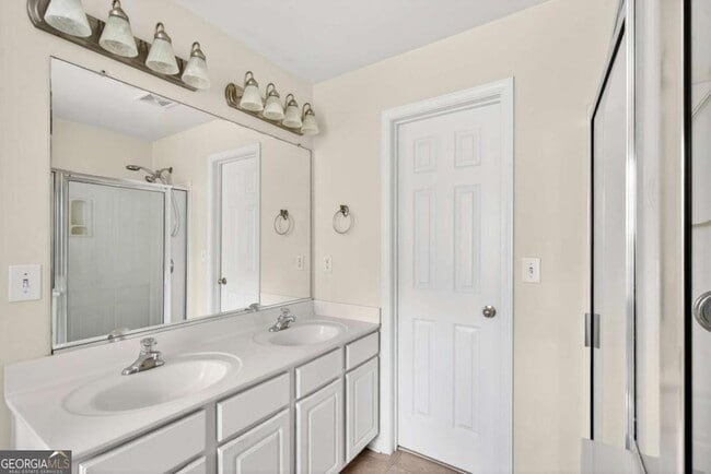 Building Photo - 438 Tioram Ln SE