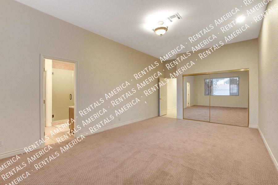 Building Photo - 8960 Echo Ridge Dr