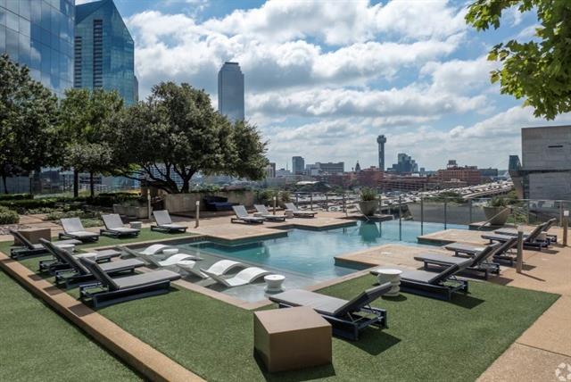 Building Photo - 1700 Cedar Springs Rd