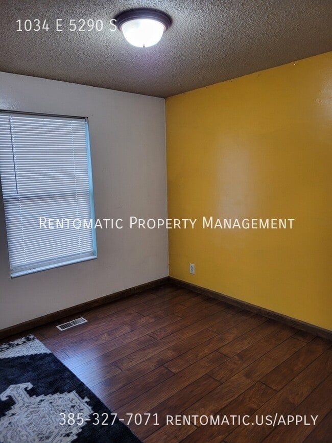 Building Photo - 1034 E 5290 S