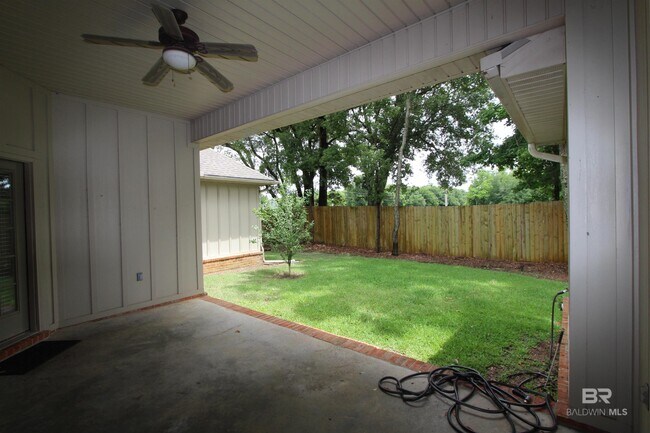 Building Photo - 9948 Sommerset Dr