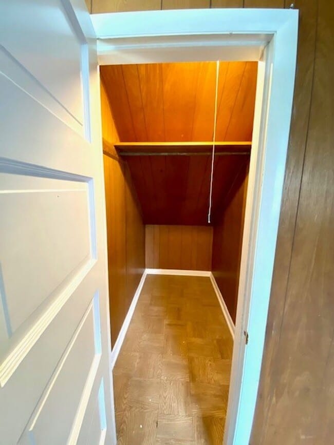 Building Photo - 746 Summit Ave