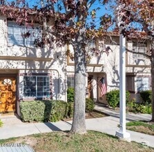 Building Photo - 5624 Las Virgenes Rd