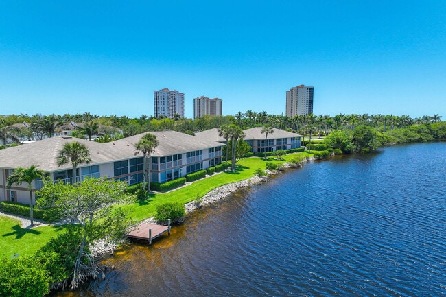 Building Photo - 1015 Mainsail Dr
