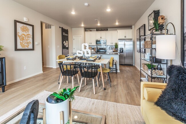 Building Photo - Modern 2 Bed / 2 Bath 1st Floor Condo w/ 1...