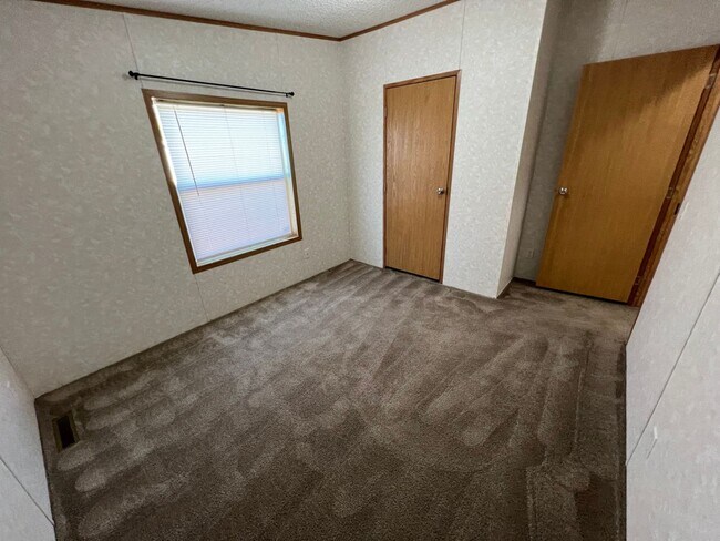 Building Photo - 3 Bedroom 2 Bath Modular Home with Many Amenities & Storage Shed