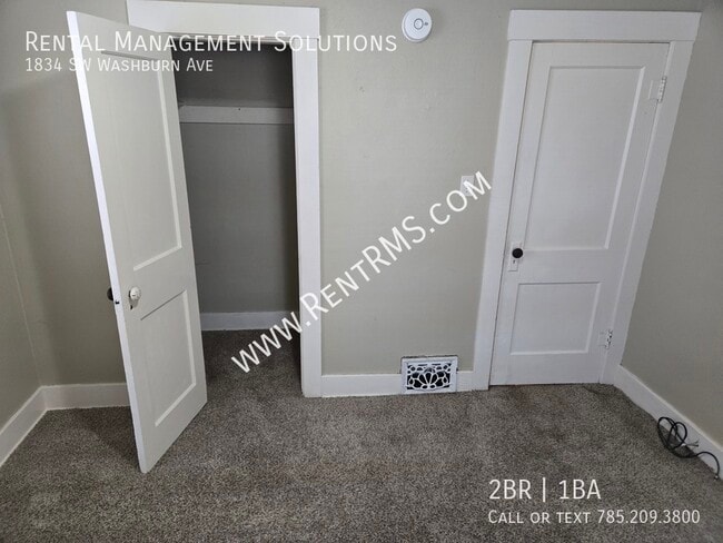 Building Photo - 1834 SW Washburn Ave