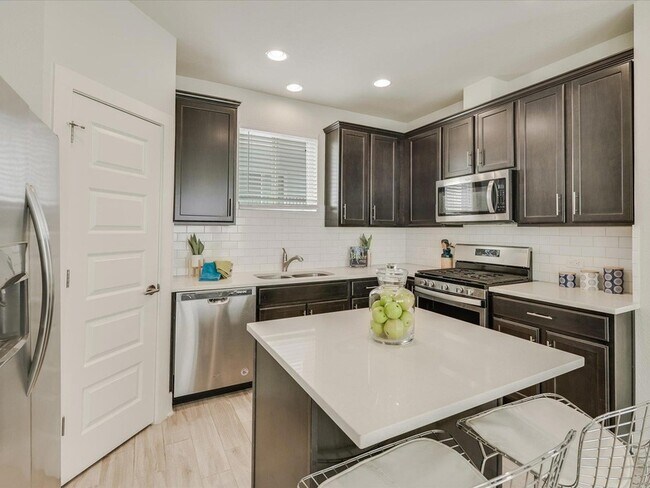 Building Photo - 1916 Warely Ln