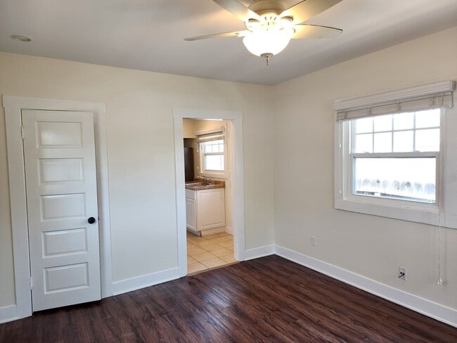 Building Photo - Coronado: Charming 1bd/1ba Village Cottage