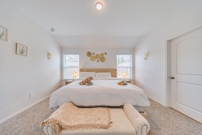 Building Photo - 6055 Diamond Vis Ct