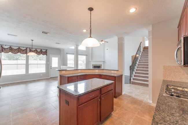 Building Photo - 9402 Empress Crossing Dr