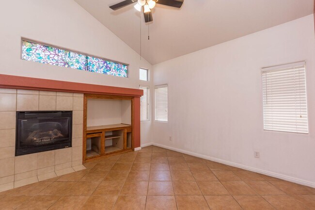 Building Photo - Spacious 3-Bedroom, 2.5-Bath Two-Story Hom...