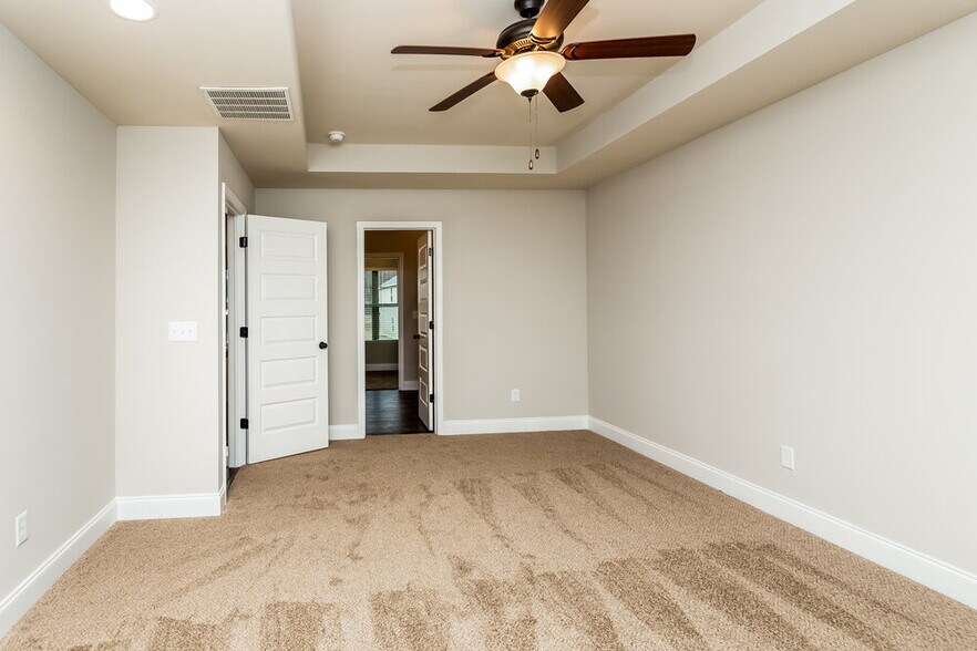 Building Photo - 1161 Pebble Ridge Dr