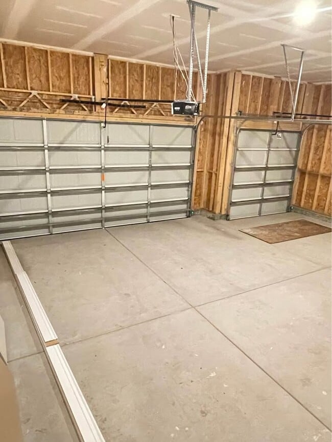 Building Photo - 5496 N Toben Dr