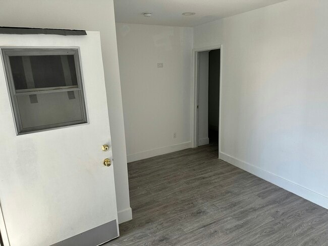 Building Photo - 15306 El Camino Ave
